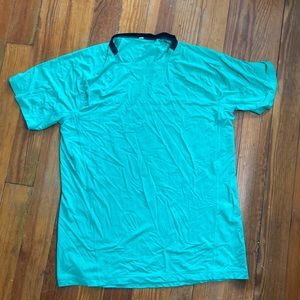 Men’s Lululemon v-neck in green.